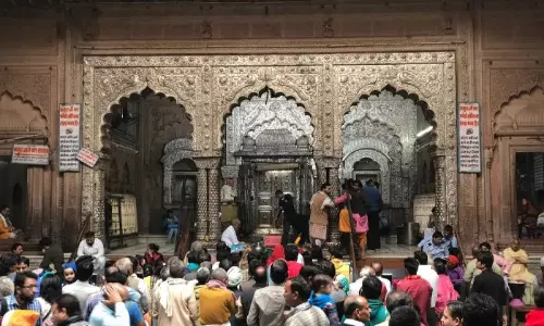 Banke Bihari Temple: होली के बाद बदलेगा बांके बिहारी मंदिर का दर्शन समय, जानें नई व्यवस्था