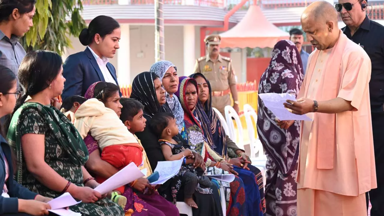 CM Yogi Instructions to Officers During Janta Darshan to Free Land From Encroachment