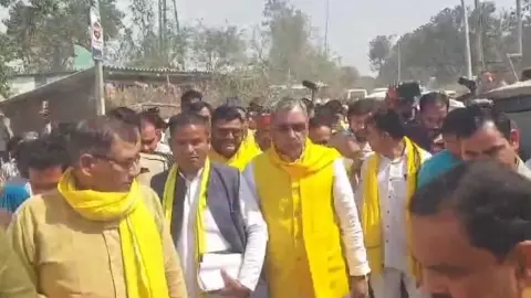 Sant Kabir Nagar News: होली के दिन हुए विवाद को लेकर पीड़ित के घर पहुचे मंत्री ओमप्रकाश राजभर, बोले- दोषियों पर होगा कड़ा एक्शन