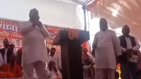 7 दरोगा के हाथ-पैर तुड़वाकर, गड्ढे में फिंकवाकर… योगी सरकार के मंत्री के बिगड़े बोल 7 दरोगा के हाथ-पैर तुड़वाकर, गड्ढे में फिंकवाकर… योगी सरकार के मंत्री के बिगड़े बोल