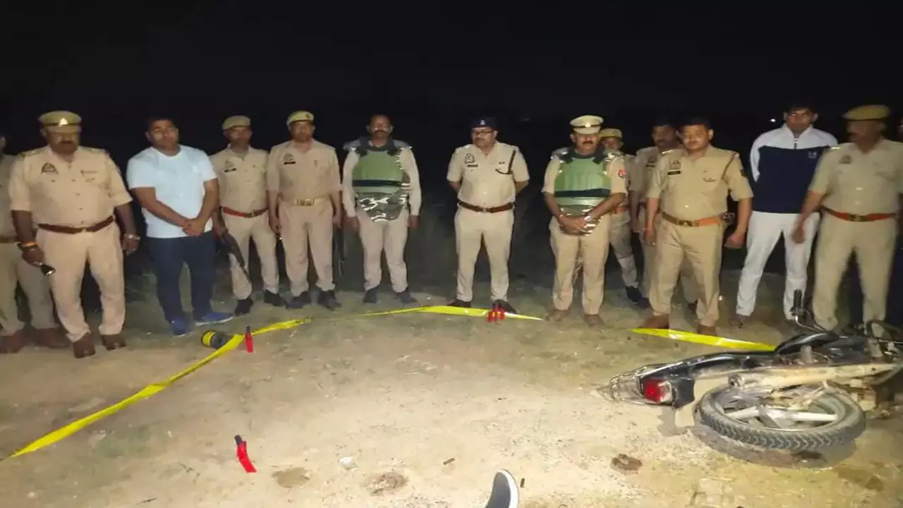 Mainpuri News: प्रधान पर हमले के आरोप में पुलिस की इनामी बदमाश से मुठभेड़, हुआ गिरफ्तार