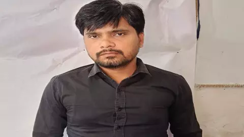 Kasganj News: एंटी करप्शन टीम ने DDO ऑफिस के बाबू को 25 हजार की रिश्वत लेते रंगे हाथ पकड़ा, हड़कंप मचा