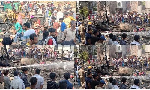 ब्लास्ट हुआ सिलेंडर और कुछ पलों में जल गई जीवनभर की गृहस्थी, भयानक तस्वीरें