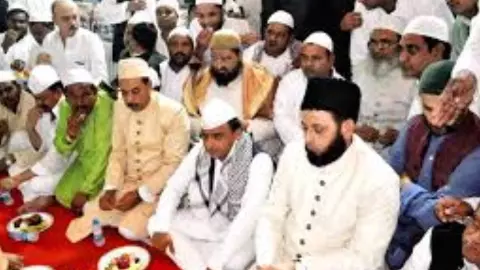 Muslim Vote Bank: मुस्लिम तुष्टिकरण के चक्रव्यूह में फंसता समाजवाद