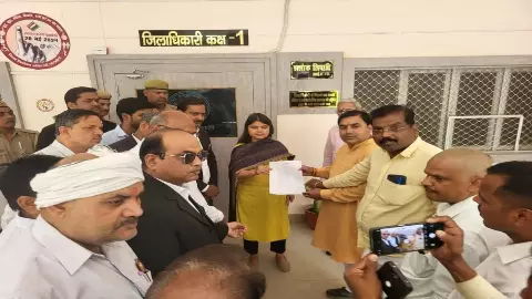 Barabanki News: संभल के बाद सतरिख मेले पर भी प्रतिबंध की मांग, भाजपा नेताओं ने ज्ञापन सौंपकर उठाई मांग