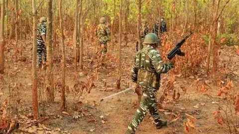 Naxal Encounter: सुकमा में सुरक्षाबलों और नक्सलियों के बीच मुठभेड, ढेर हुए 15 नक्सली