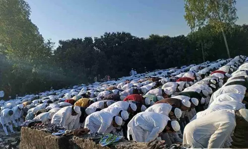 Eid ul Fitr was celebrated in Hapur prayers for peace were offered