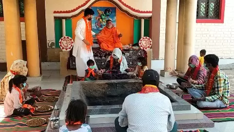Return to Hinduism after 50 years, 10 people including women and children leave Islam and adopt Sanatan Dharma