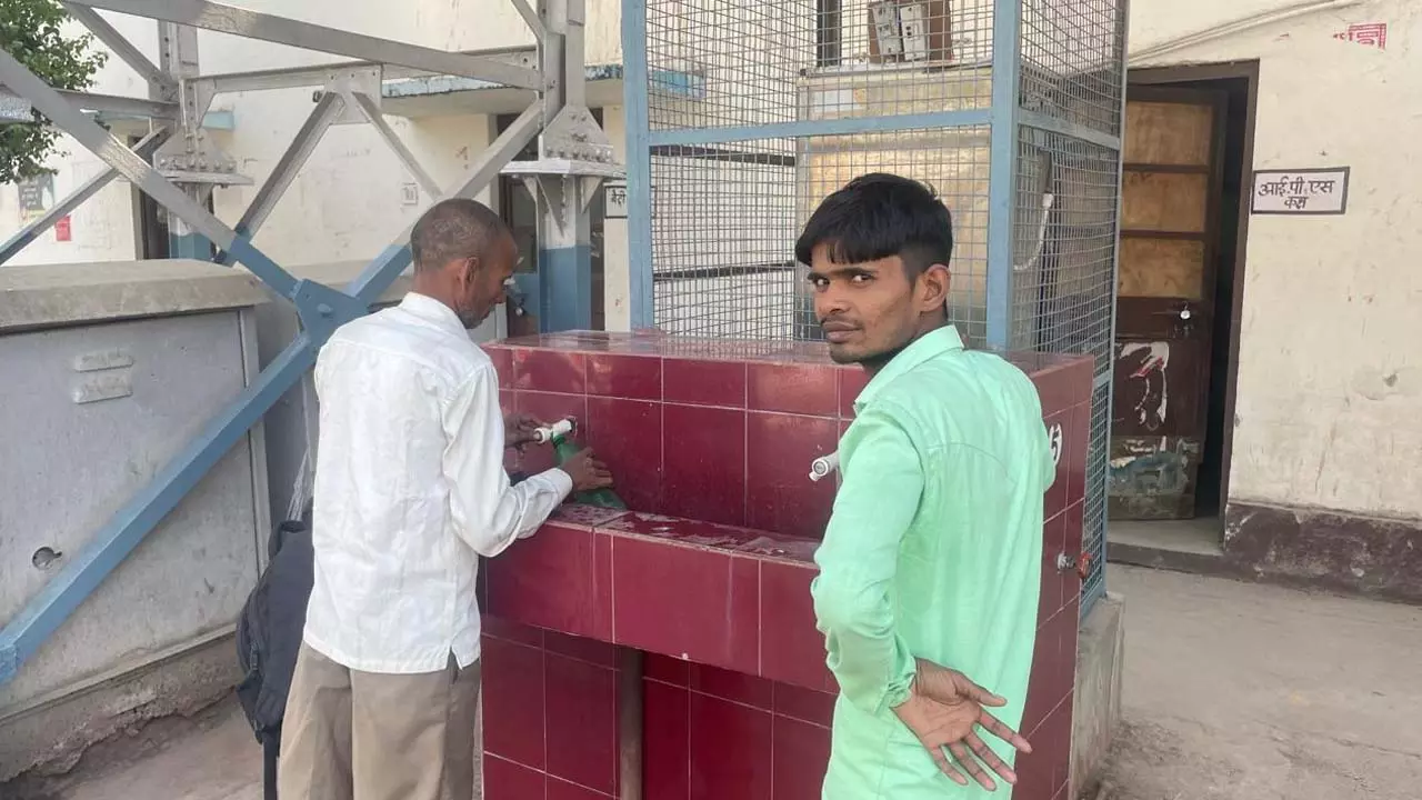Water cooler started at Hardoi station for passengers News in hindi