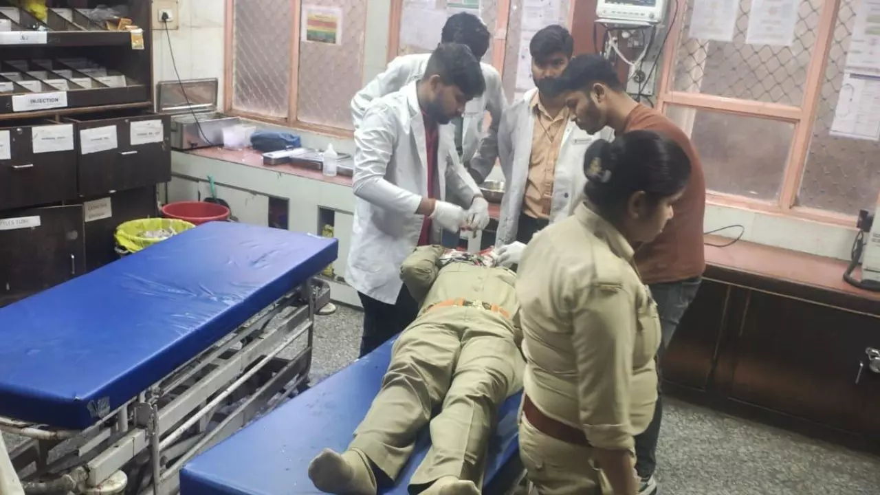 Lucknow News: लखनऊवासियों के लिए काल बना चाइनीज मांझा! ड्यूटी से लौट रही महिला सिपाही का कटा चेहरा, इलाज के लिए अस्पताल लेकर पहुंची पुलिस