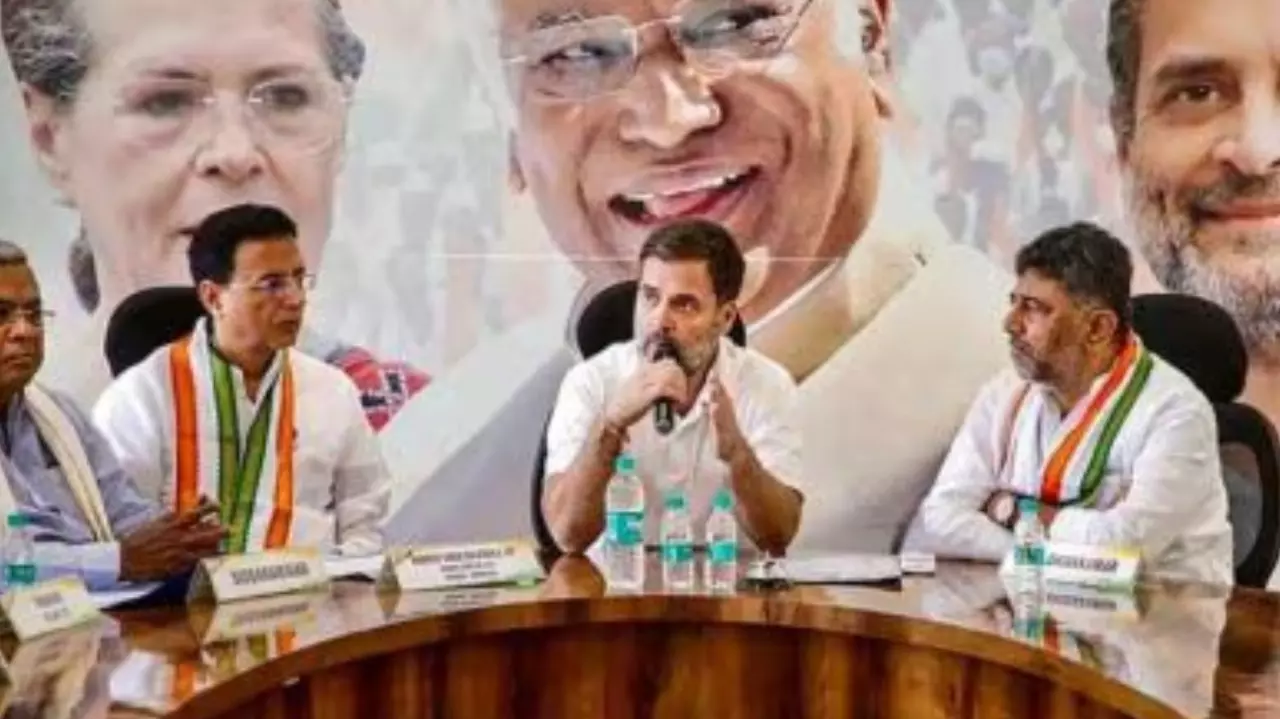 Bihar Chunav: सोशल मीडिया पर फॉलोअर्स नहीं तो टिकट नहीं! बिहार चुनाव में कांग्रेस की शर्त से मौजूदा विधायकों की बढ़ी बेचैनी