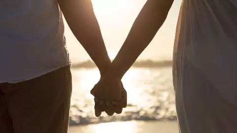 amroha mother left 2 children and husband for instagram lover now demanding rupees