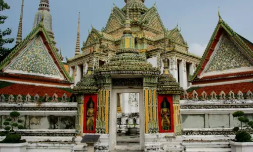 Wat Pho Temple In Bangkok: ऐतिहासिक महत्व के साथ आस्था का केंद्र है वाट फो मंदिर, बैंकॉक यात्रा के दौरान प्रधानमंत्री मोदी ने भी किए यहां दर्शन