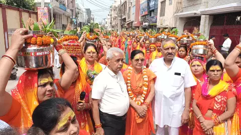Moradabad News: श्री बालाजी महोत्सव के उपलक्ष में निकाली गई मंगल कलश यात्रा Moradabad News: श्री बालाजी महोत्सव के उपलक्ष में निकाली गई मंगल कलश यात्रा