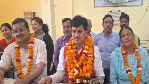 Kannauj News: राष्ट्रीय अध्यक्ष ने व्यापारियों की समस्याओं को लेकर की बैठक‚ कहा समस्याओं का शीघ्र होगा निस्तारण