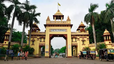 Vice Chancellor Principal banned morning walk of public in universities and colleges Varanasi News in Hindi