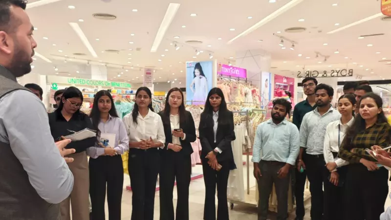 Lucknow News: BBAU मार्केटिंग और एचआर के विद्यार्थियों ने किया औद्योगिक यात्रा: लुलु मॉल प्रबंधन प्रणाली से छात्र हुए रूबरू Lucknow News