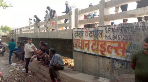 Hathras News: फांसी लगाकर विक्षिप्त महिला की हत्या, नहर में फेंका शव