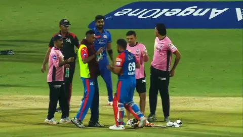 IPL 2025 DC vs MI Karun Nair vs Bumrah: बुमराह या करुण किसकी थी गलती? फैंस ने बताया कौन था विवाद का जिम्मेदार IPL 2025 DC vs MI Karun Nair vs Bumrah: बुमराह या करुण किसकी थी गलती? फैंस ने बताया कौन था विवाद का जिम्मेदार