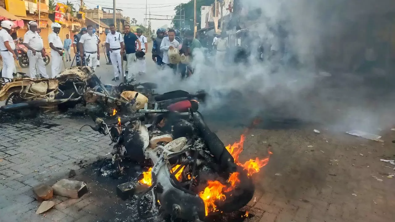 Bengal Violence: बॉर्डर पार कर बांग्लादेशियों ने की मुर्शिदाबाद में हिंसा, केंद्रीय गृह मंत्रालय ने बताई सच्चाई