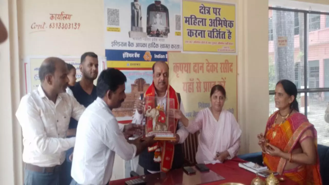 Shravasti News: ललित गांधी बौद्ध स्थल श्रावस्ती के दौरे पर, विधिवत की पूजा अर्चना
