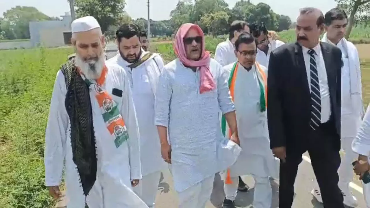 Kasganj News: कांग्रेस प्रदेश अध्यक्ष ने गैंगरेप पीड़िता के परिजनों से की मुलाकात, किया योगी सरकार पर हमला