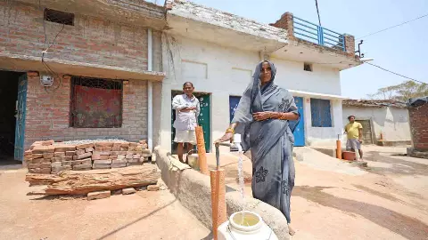 Banda News: बुंदेलखंड में निर्बाध जलापूर्ति के लिए शासन ने उतारे नोडल अधिकारी, जांची जमीनी हकीकत