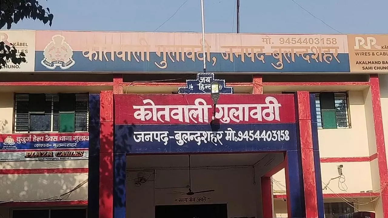 Bulandshahr News: बुलंदशहर हाइवे के 5 चोर गिरफ्तार, 8 ई रिक्शा की बैटरी बरामद