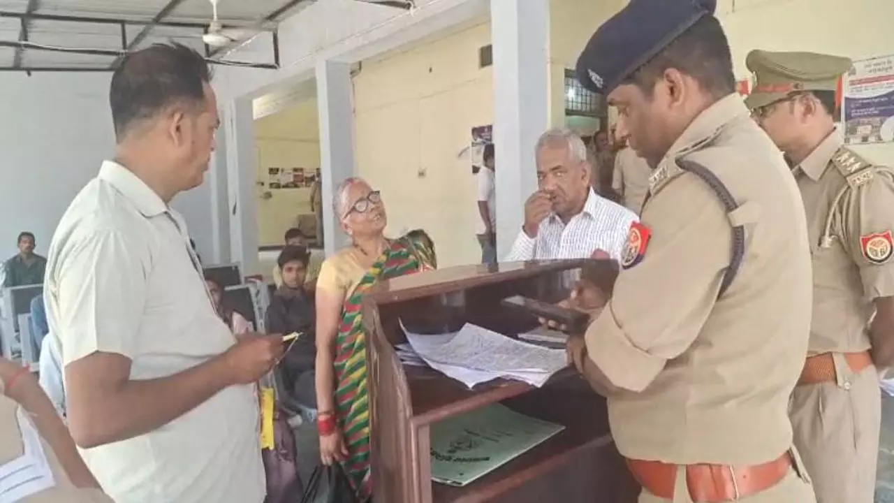 Kannauj News: नाबालिग युवती ने लगाया चार लोगों पर गैंगरेप का आरोप, पुलिस ने मुकदमा दर्ज कर की कार्रवाई