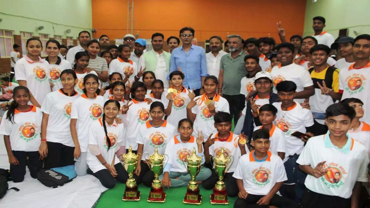 Grand closing of MP Sports 4.0, Anurag Sharma honors the winners