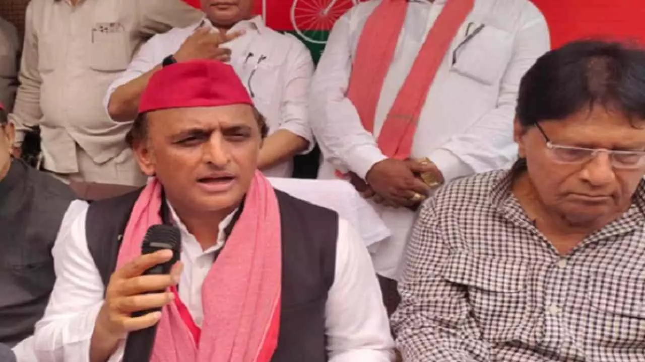 Akhilesh Yadav Attacked on Karni Sena