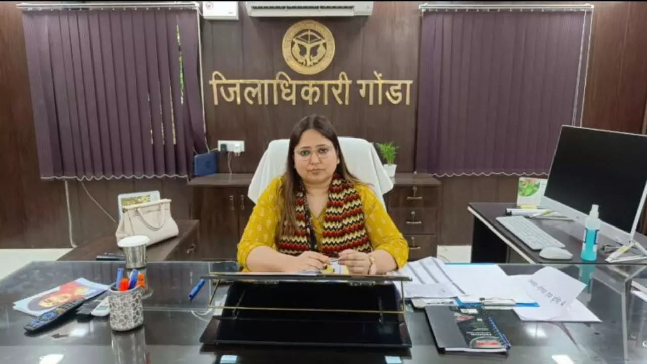 Gonda News: डीएम ने परसपुर भूमि प्रकरण की जांच के लिए उच्चस्तरीय समिति का किया गठन, चार सदस्यीय समिति करेगी जांच