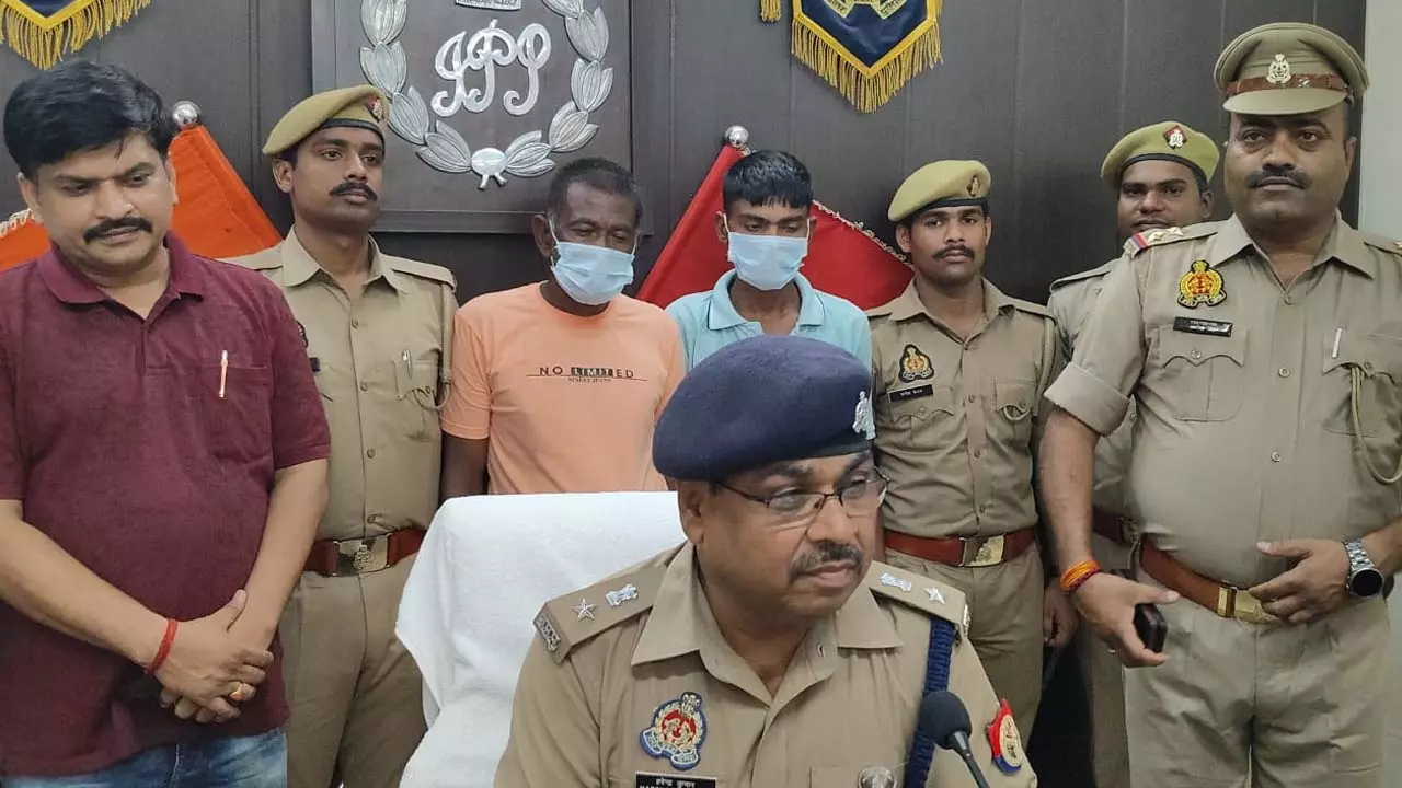 Amethi Police arrest illegal textile factory in ruins