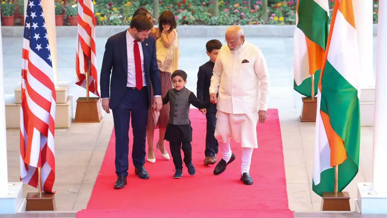 JD Vance-PM Modi Meeting: प्रधानमंत्री मोदी और अमेरिका के उपराष्ट्रपति जेडी वेंस के बीच हुई मुलाकात, द्विपक्षीय व्यापार समझौते पर जताई संतुष्टि