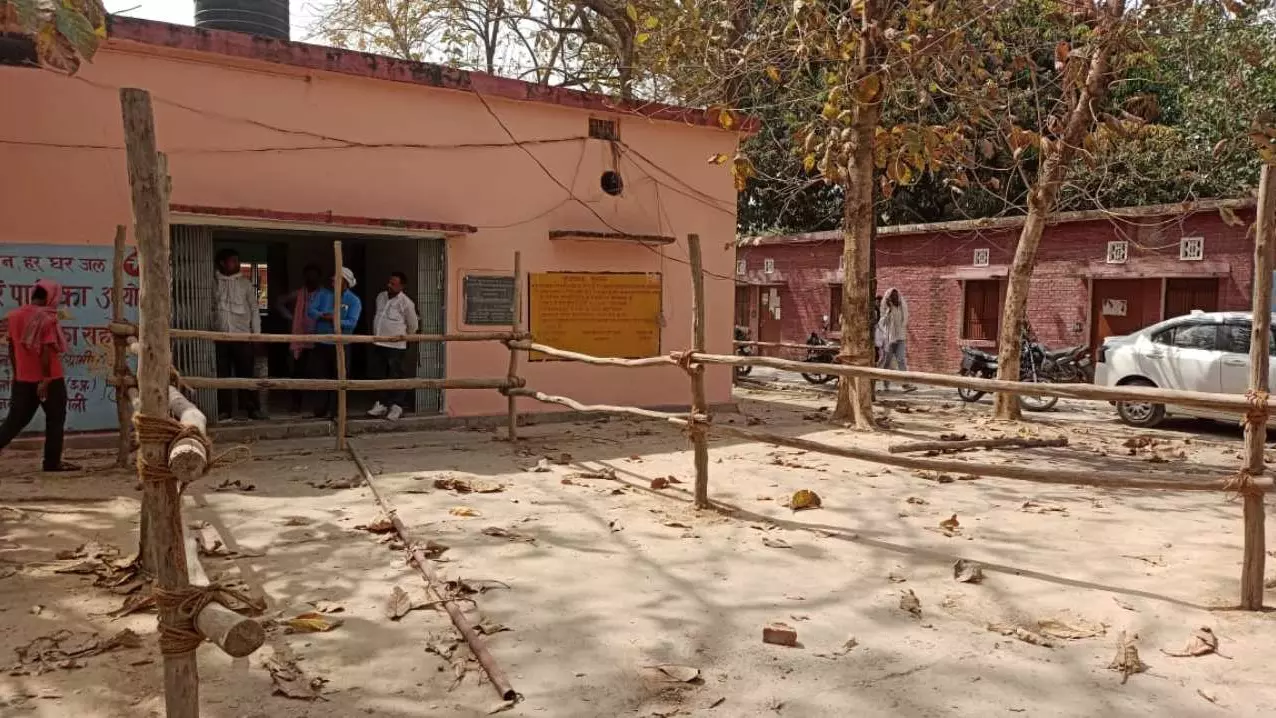 Chandauli News: भाजपा व्लाक प्रमुख के खिलाफ अविश्वास प्रस्ताव को लेकर गहमा गहमी, प्रशासन तैयारी में जुटा
