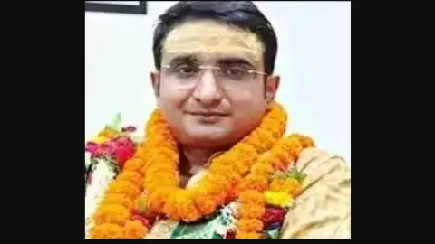 ias vishal singh