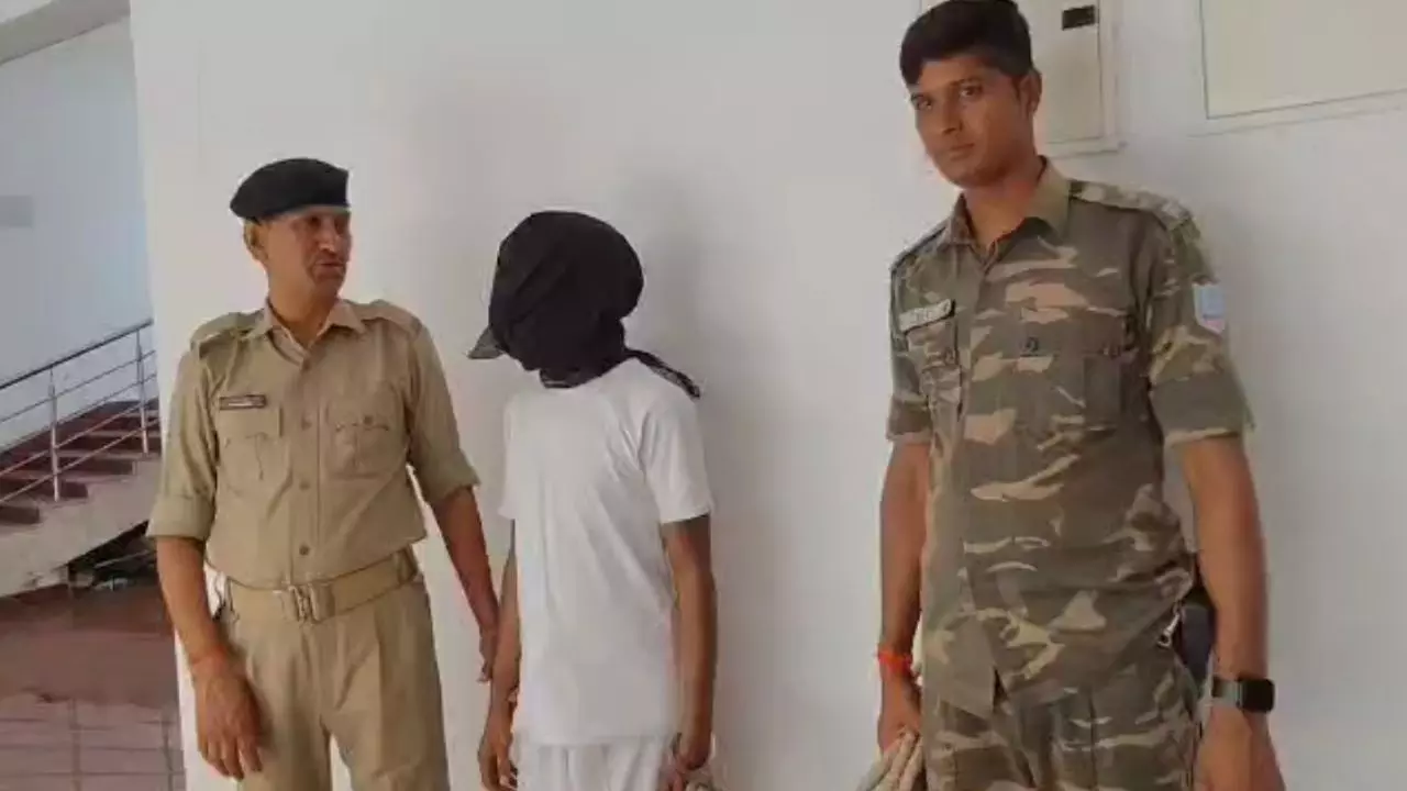 jharkhand police arrested Naushad who thanked pakistan for pahalgam tourist attack
