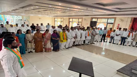 Hapur News: पहलगाम में हुए आतंकी हमले में शहीदों को भाजपाईयों ने दी भावपूर्ण श्रद्धांजलि, रद्द किए सभी कार्यक्रम