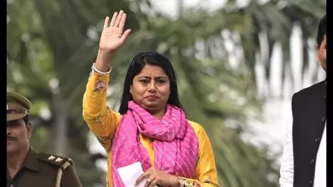 Varanasi News: वाराणसी से उठी दोहरी लड़ाई की आवाज: छात्र हत्या और आतंकी हमले पर गरजीं पल्लवी पटेल, सरकार को दी खुली चेतावनी Varanasi News: वाराणसी से उठी दोहरी लड़ाई की आवाज: छात्र हत्या और आतंकी हमले पर गरजीं पल्लवी पटेल, सरकार को दी खुली चेतावनी