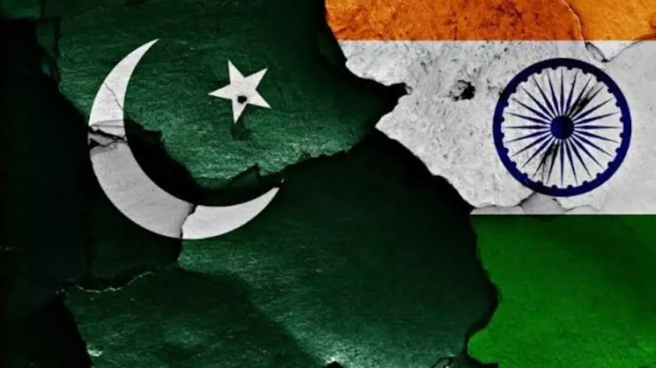 India Action on Pakistan: भारत के कड़े रुख से घबराए पाकिस्तानी,खाने के पड़ेंगे लाले और अंधेरे में डूबेगा देश,भारत ने कर दी चौतरफा घेरेबंदी