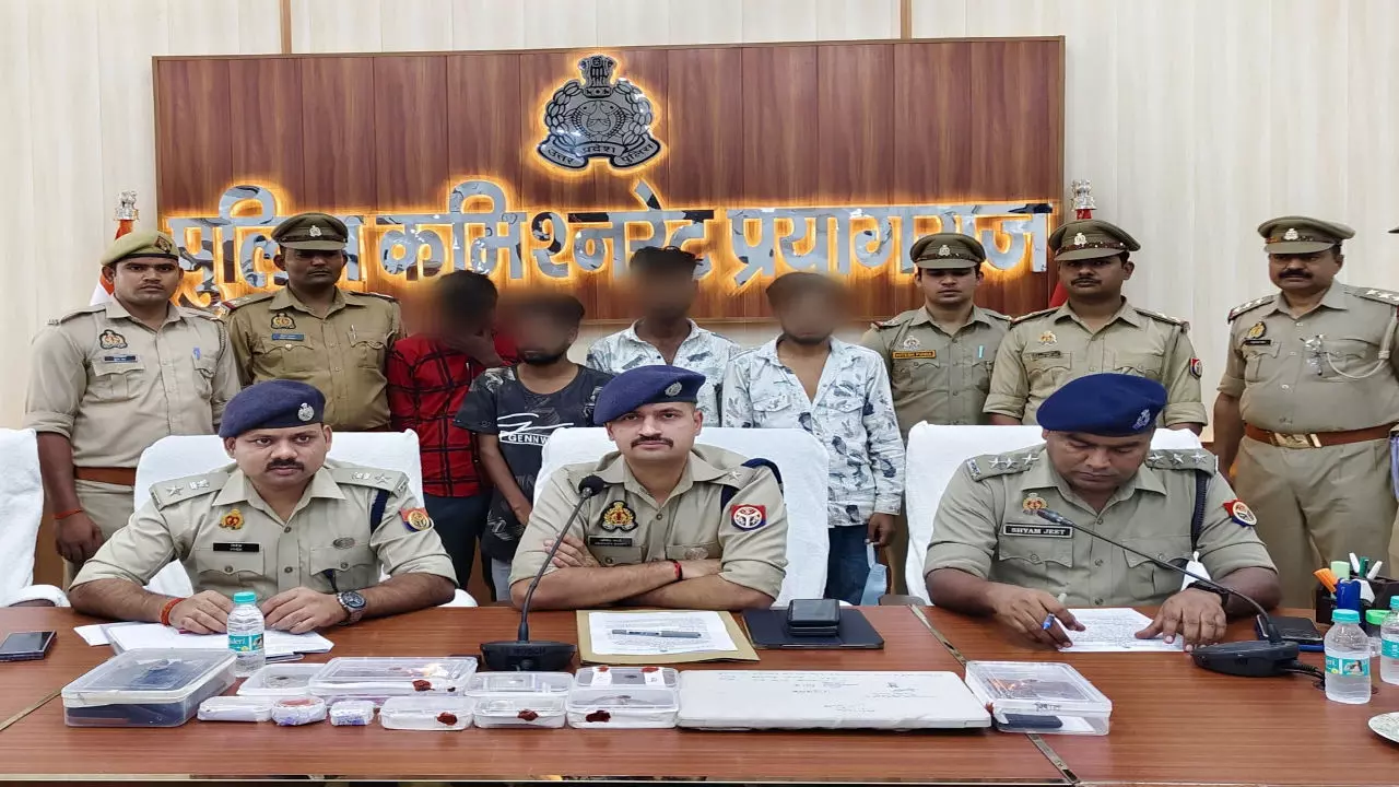 Prayagraj News: हाईवे पर कार पर बम से हमले का खुलासा, 4 बमबाज़ गिरफ्तार