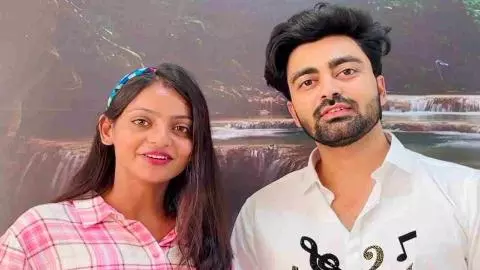 Mahakumbh Viral Girl Monalisa