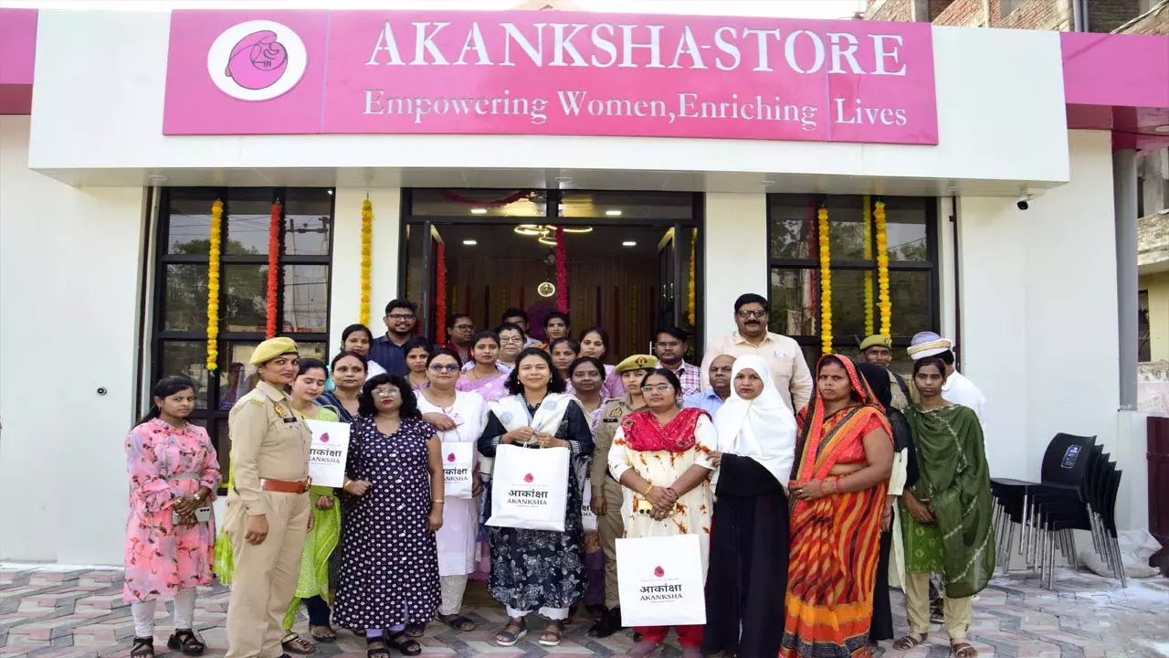 DM Durga Shakti Nagpal said- Akanksha Store to become a center of innovation and women empowerment
