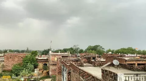 Kannauj News : अचानक तेज आंधी और बारिश से जनजीवन अस्त-व्यस्त