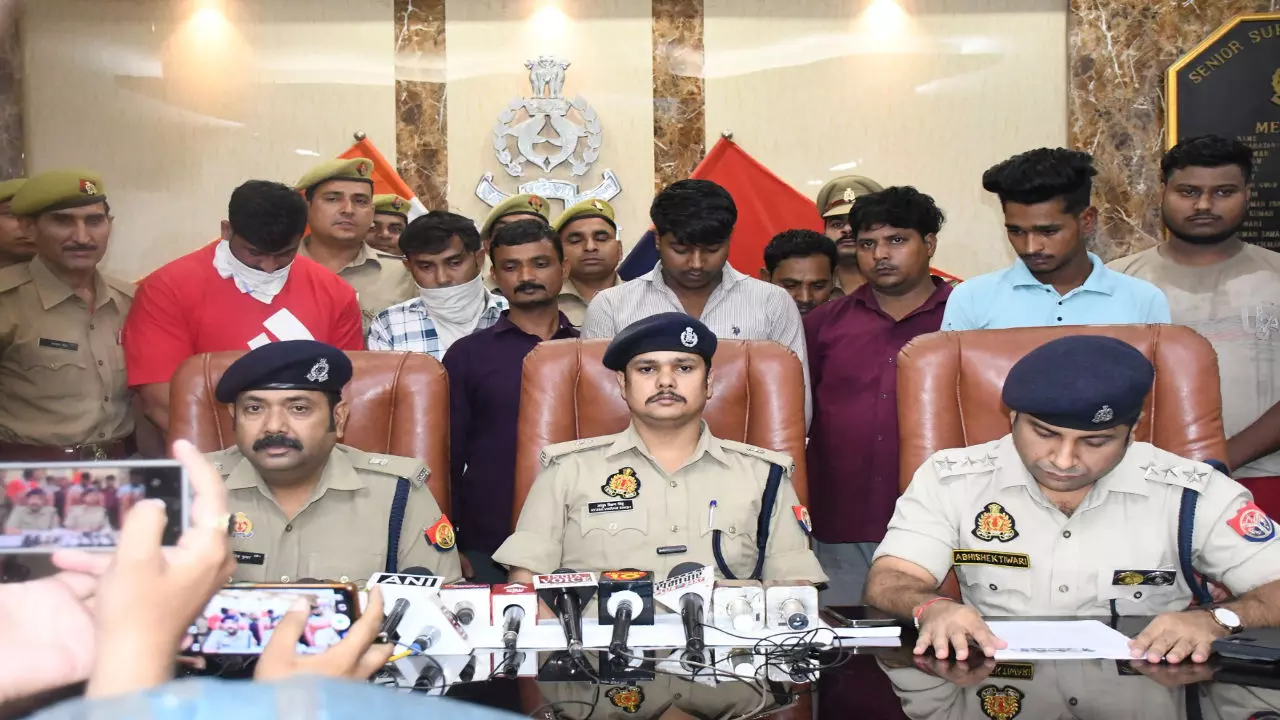 Meerut News: तक्षशिला कॉलोनी में लूट की साजिश में घरेलू इलेक्ट्रिशियन बना मास्टरमाइंड, 8 दबोचे, 3 फरार