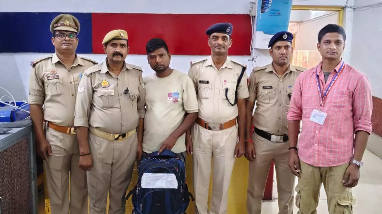 Chandauli News: रेल नगरी डीडीयू में बड़ी कार्रवाई: भारी मात्रा में अवैध शराब के साथ अंतर्राज्यीय तस्कर गिरफ्तार