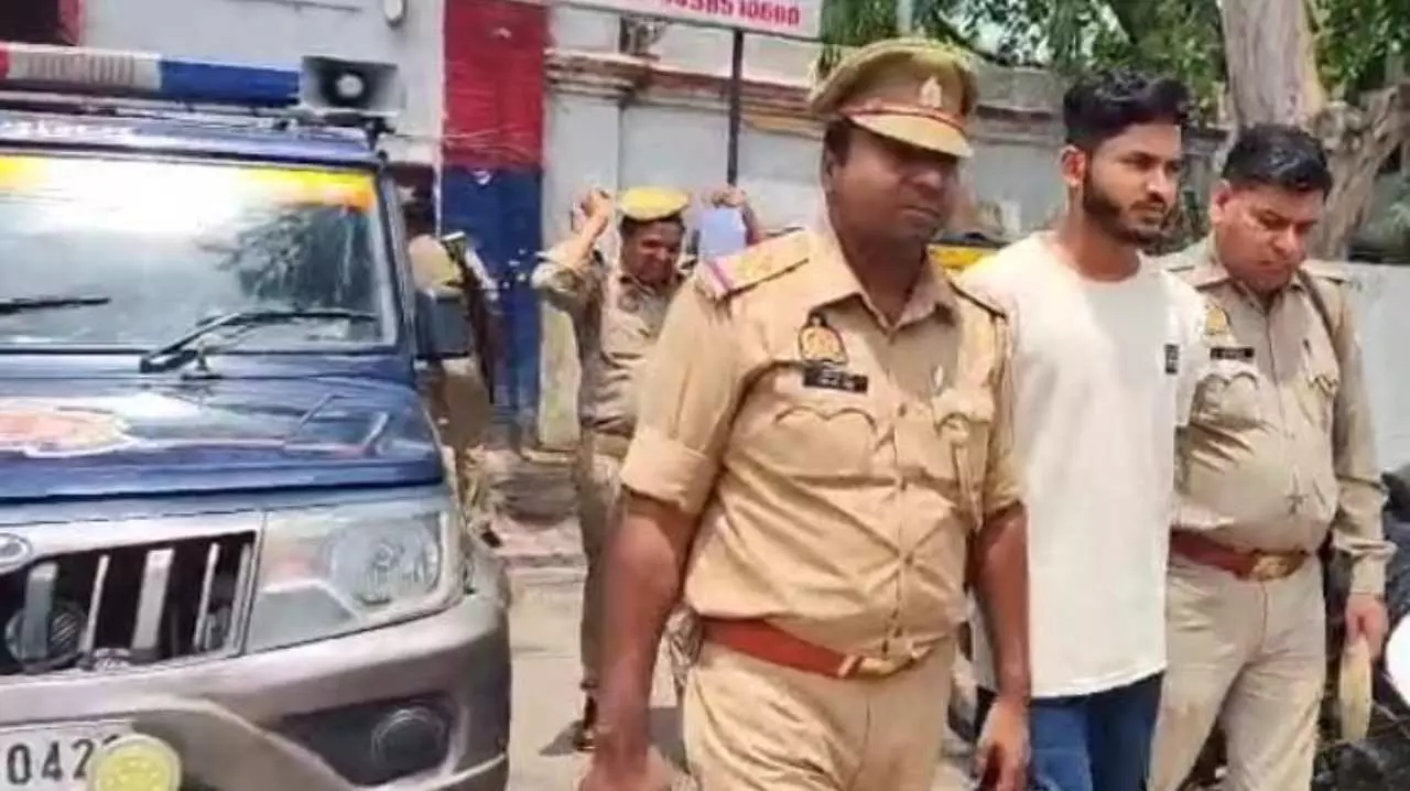 Etah News: एटा में लव जिहाद का मामला उजागर, फर्जी नाम से युवती से की सगाई