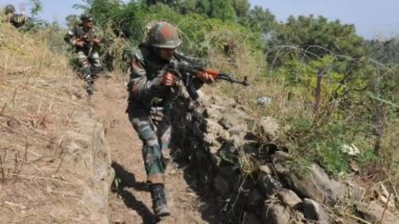 Pakistan Violates Ceasefire again on loc india attack back