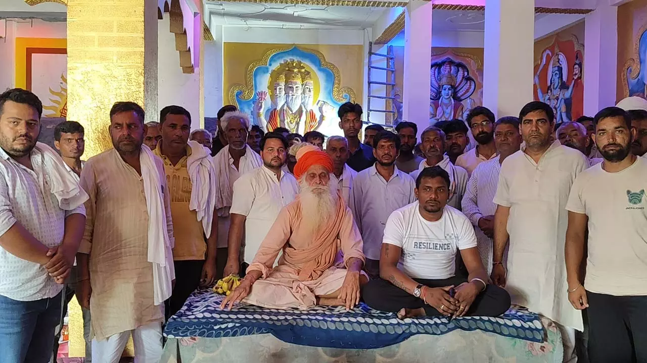 Police personnel illegally embezzle money from temple