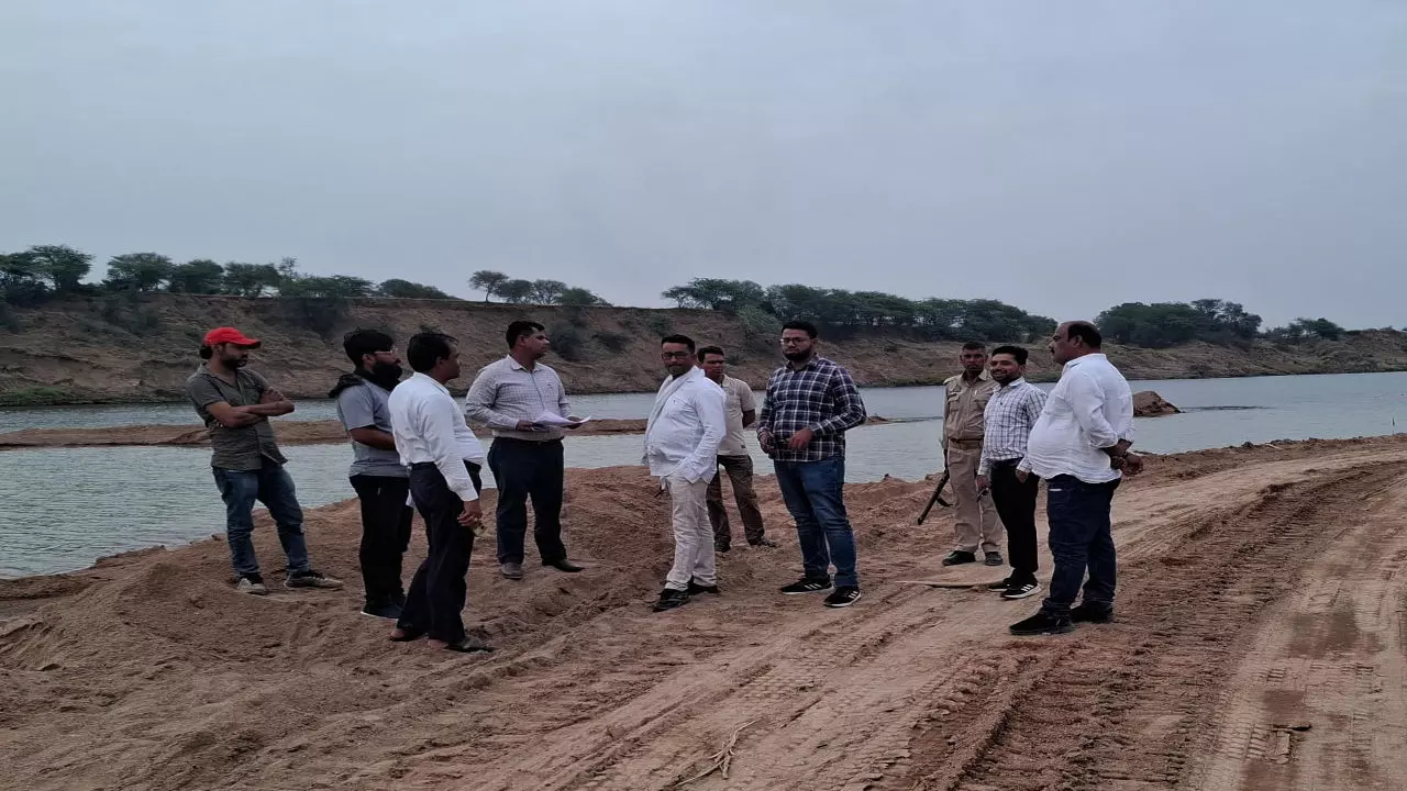 Banda News: अवैध खनन रोकने में बौनी साबित हो रही प्रशासनिक कवायद, लगातार तीसरी बार मनमानी मिलने पर 4 करोड़ का जुर्माना